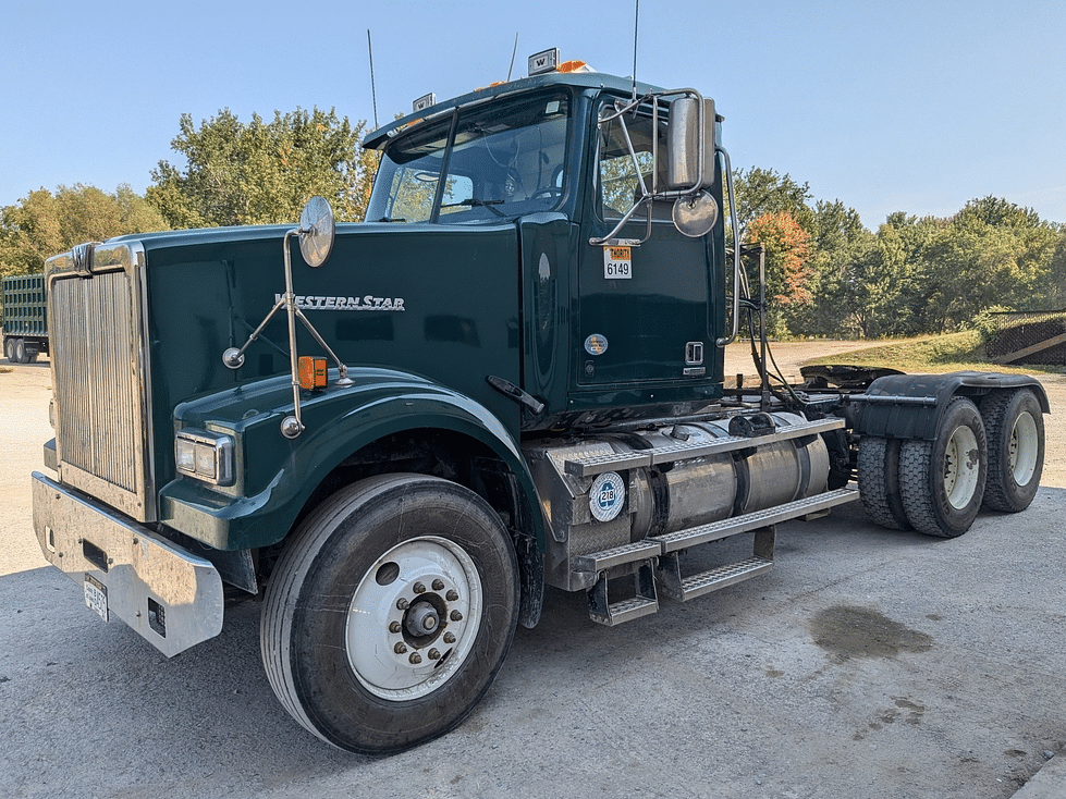 Image of Western Star W4900SF Primary image