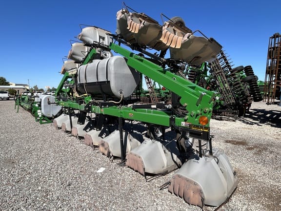 Main image Willmar 642E