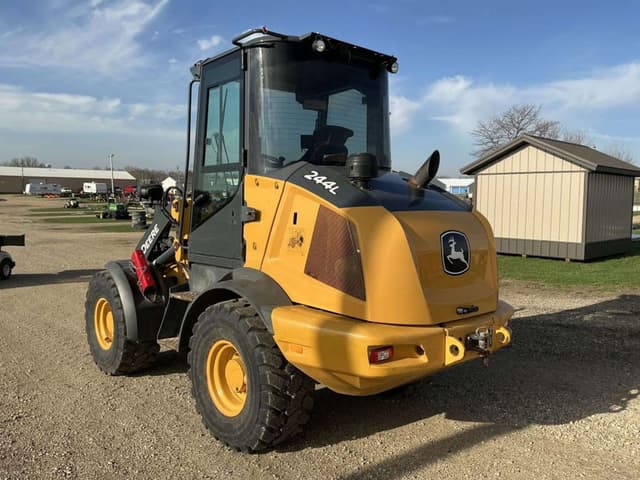 Image of John Deere 244L equipment image 3