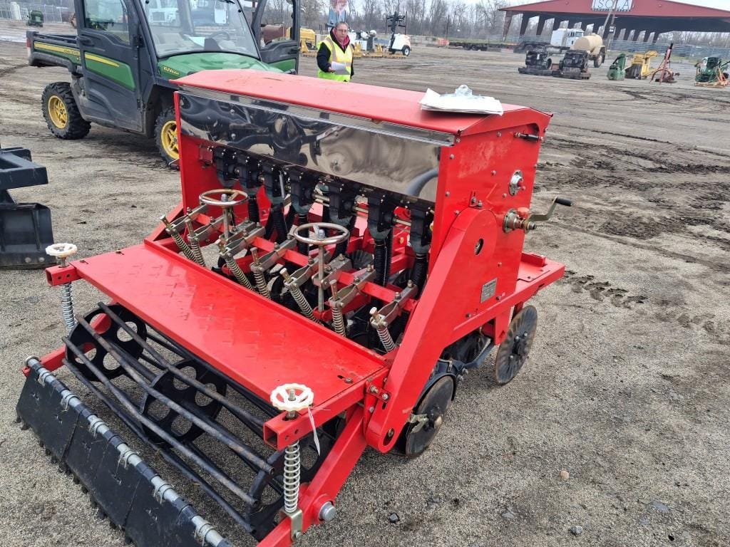 2022 AGT Industrial B7 Equipment Image0