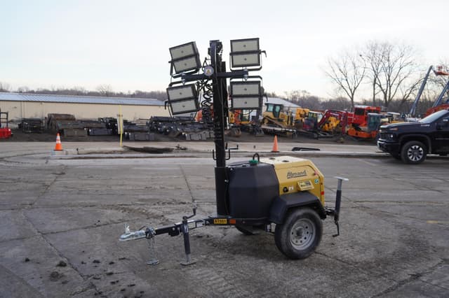 Image of Allmand  Night-Lite V-Series  equipment image 1