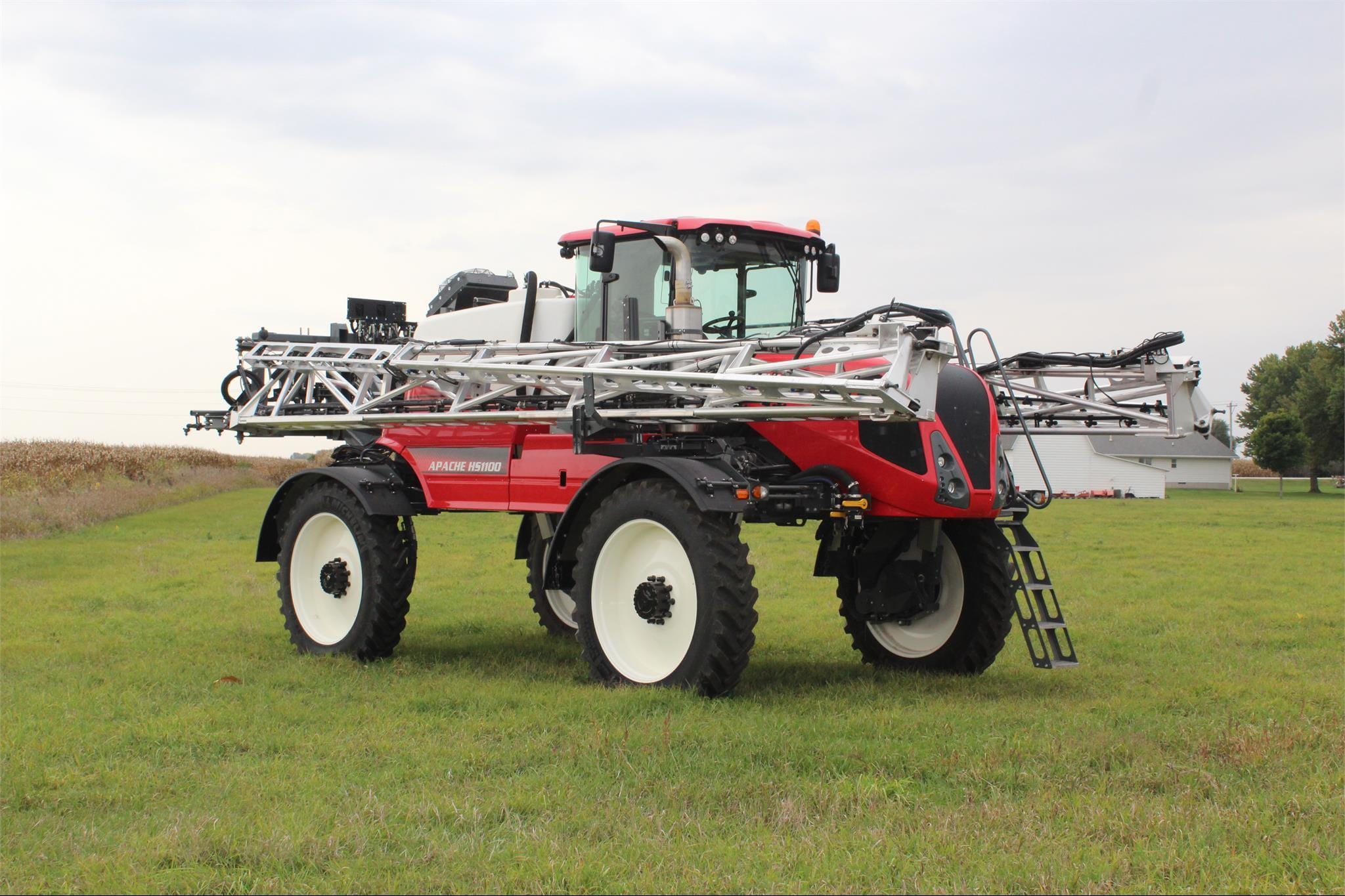 Main image Apache HS1100