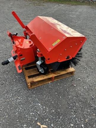 Image of Ariens Mammoth Power Brush equipment image 2