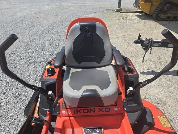 Image of Ariens Ikon XD52 equipment image 3