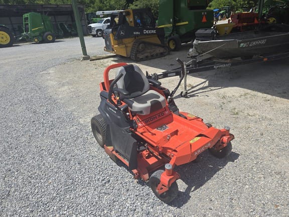 2022 Ariens Ikon XD52 Equipment Image0