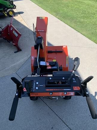 Image of Ariens Deluxe 28 equipment image 2