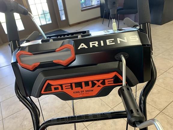 Image of Ariens Deluxe 28 equipment image 4