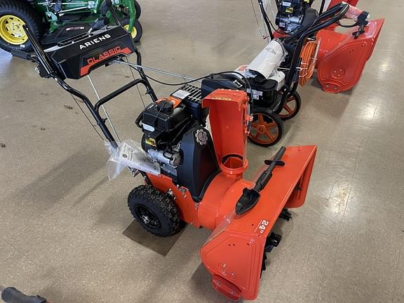 Image of Ariens Classic 24 equipment image 2