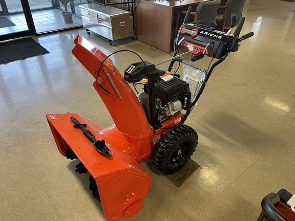 Image of Ariens Deluxe 28 equipment image 2