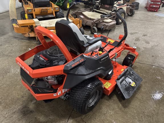 Image of Ariens Ikon XD52 equipment image 3