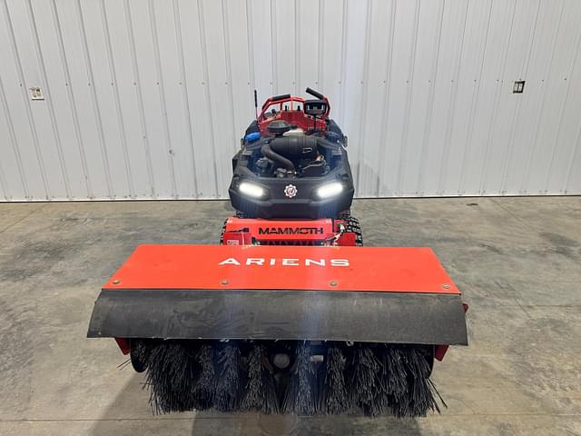 Image of Ariens Mammoth 850 equipment image 2