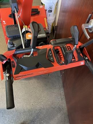 Image of Ariens Professional 28 equipment image 3
