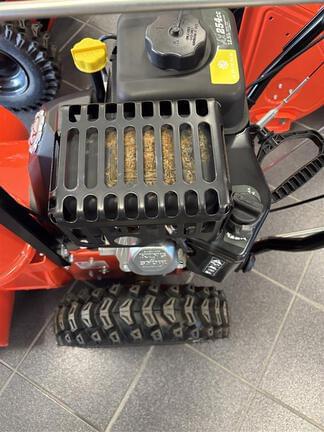 Image of Ariens ST24DLE equipment image 3