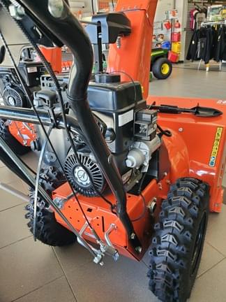 Image of Ariens ST24DLE equipment image 3