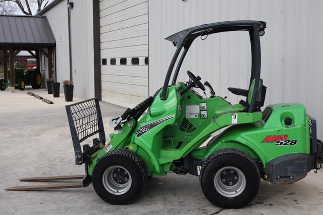 Image of AVANT 528 equipment image 2