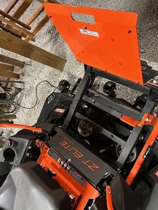 Image of Bad Boy ZT Elite equipment image 2