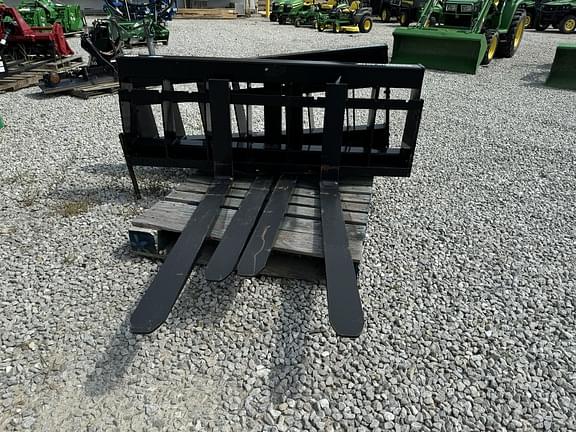 Image of Blue Diamond Pallet Forks Image 1