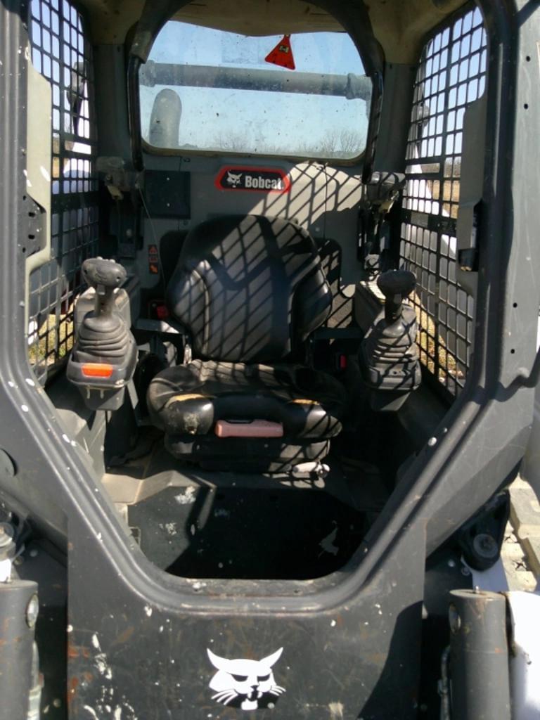 Image of Bobcat T64 Image 1