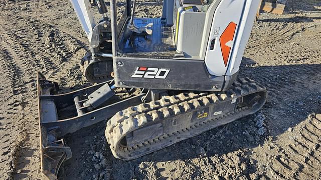 Image of Bobcat E20 equipment image 3