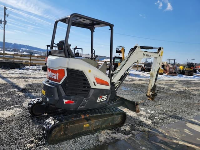 Image of Bobcat E26 equipment image 3