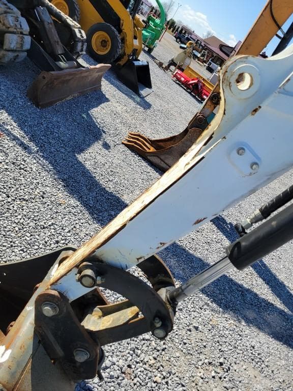 Image of Bobcat E26 equipment image 4