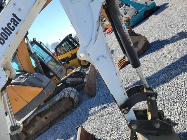 Image of Bobcat E26 equipment image 3