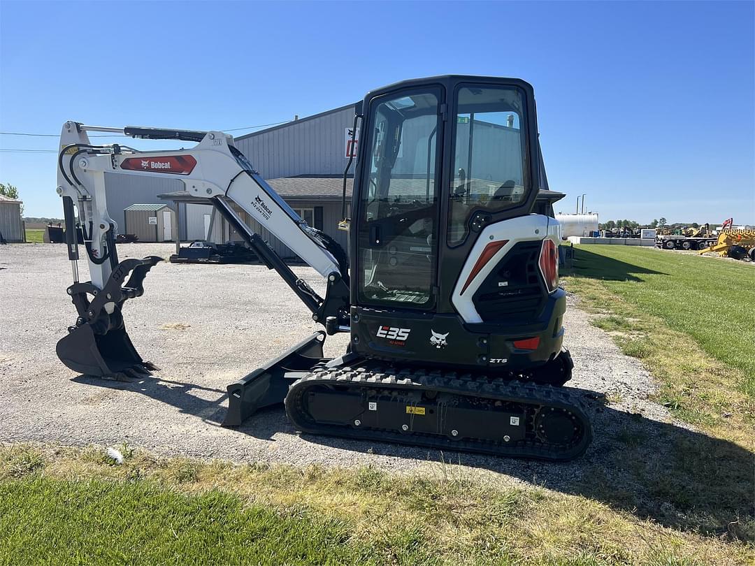 Image of Bobcat E35 Primary image