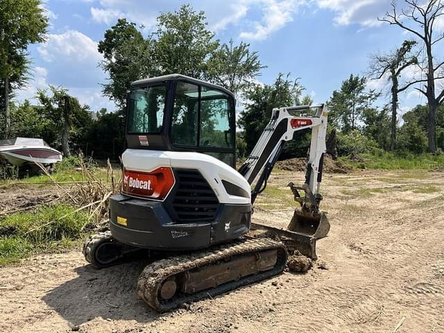 Image of Bobcat E35 equipment image 4
