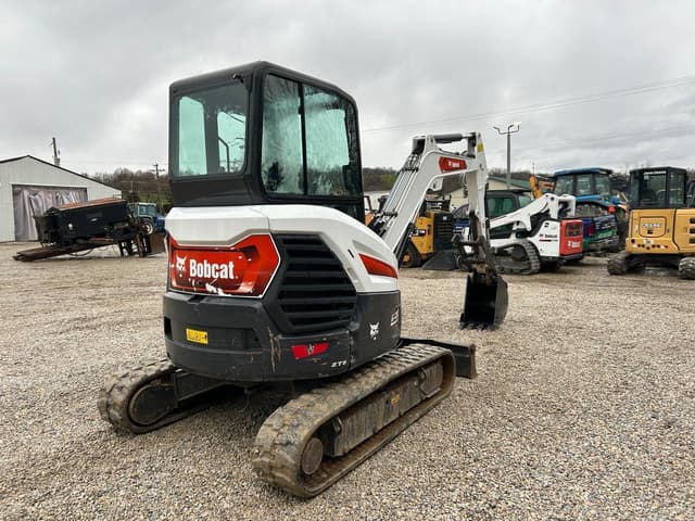 Image of Bobcat E35 equipment image 3