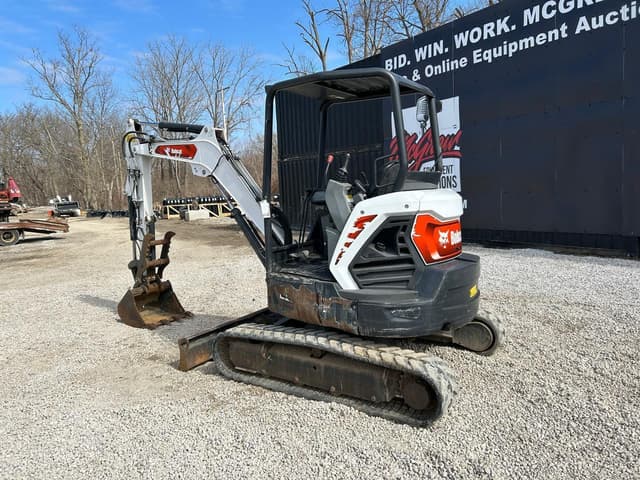 Image of Bobcat E35 equipment image 1