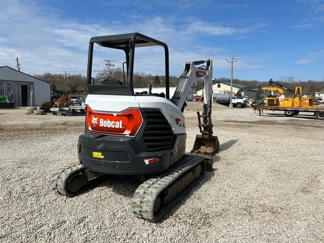 Image of Bobcat E35 equipment image 3