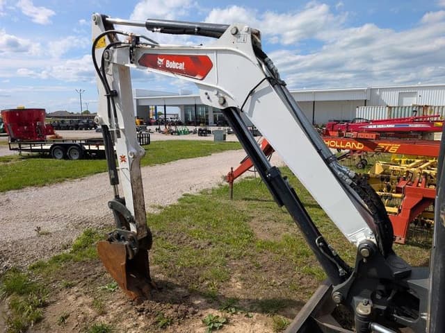 Image of Bobcat E35 equipment image 4
