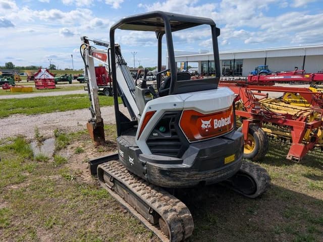 Image of Bobcat E35 equipment image 3