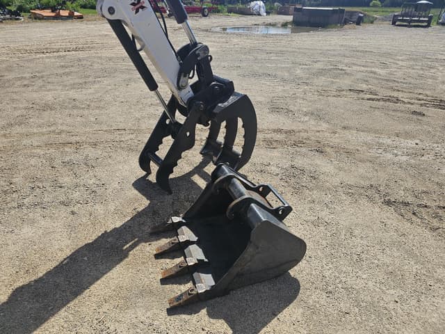 Image of Bobcat E35 equipment image 1