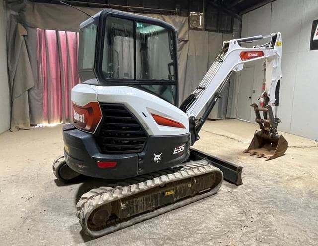 Image of Bobcat E35 equipment image 4