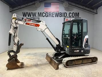 Main image Bobcat E35