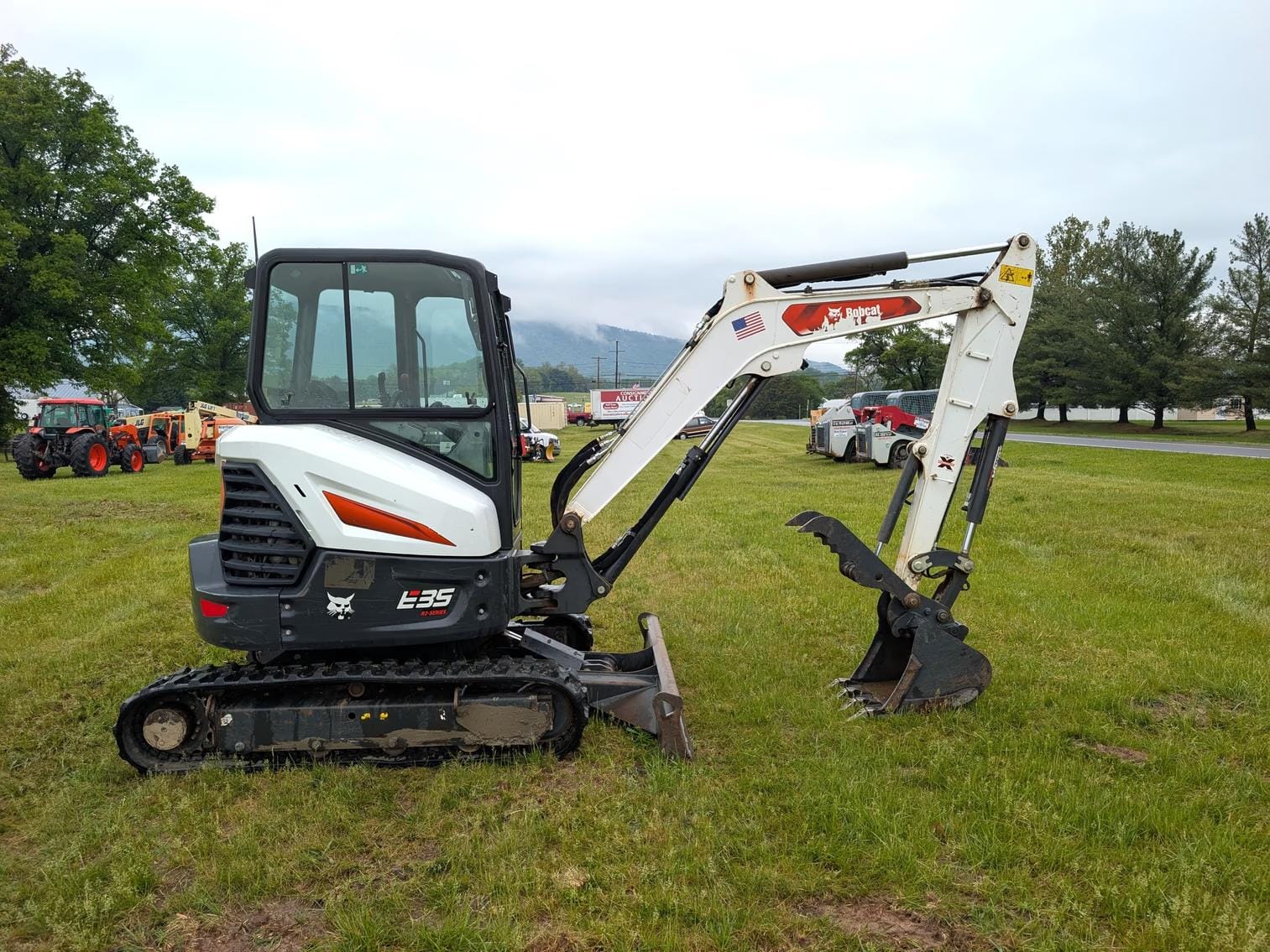 2022 Bobcat E35 R2 Equipment Image0