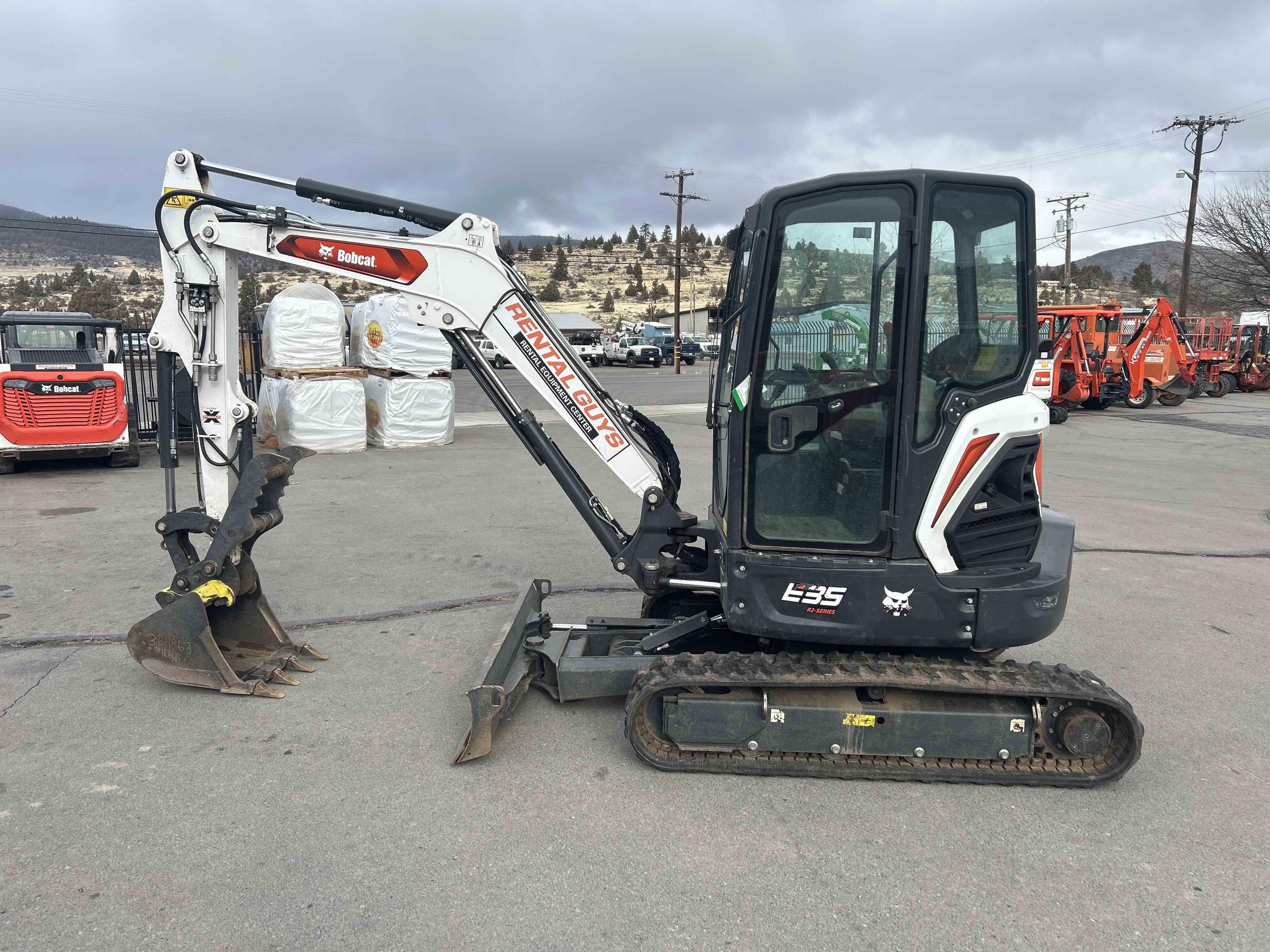 2022 Bobcat E35i Equipment Image0