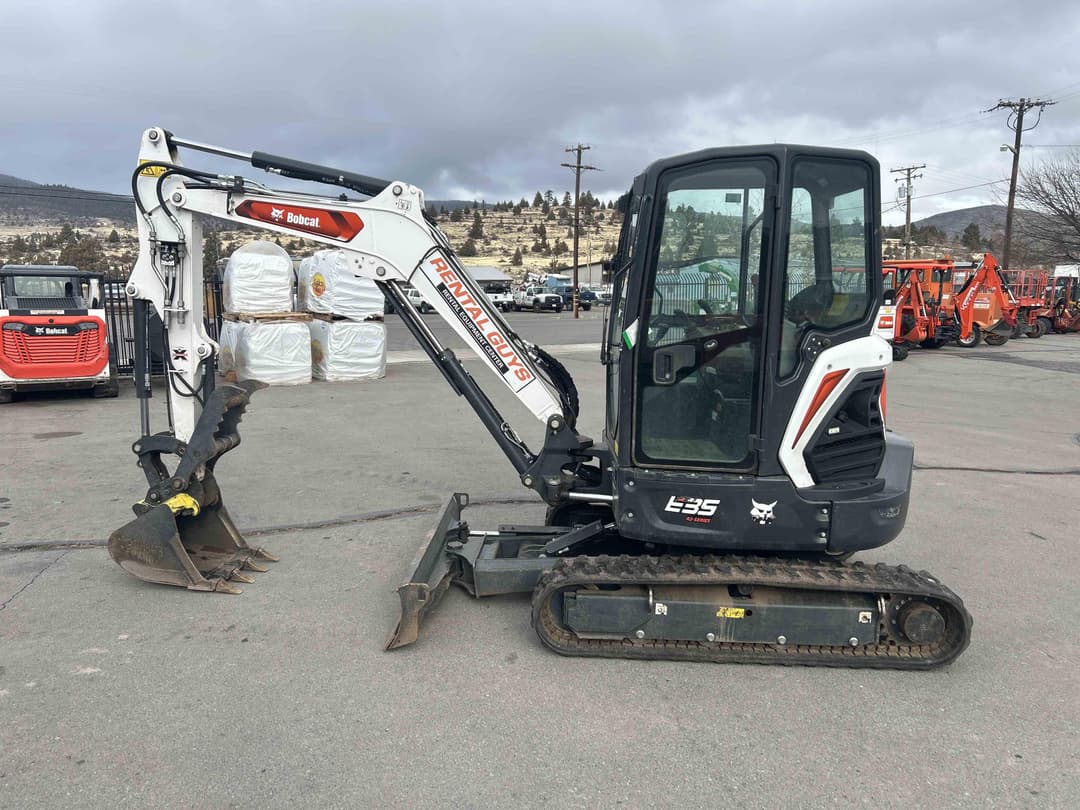 Image of Bobcat E35i Image 0