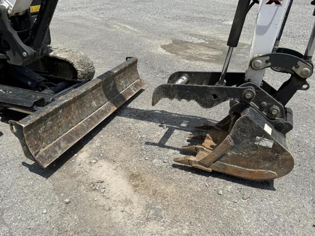 Image of Bobcat E35i equipment image 3
