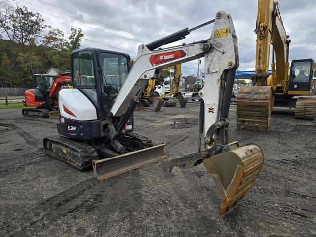 Image of Bobcat E35i equipment image 1