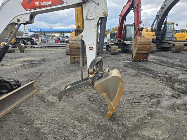 Image of Bobcat E35i equipment image 2