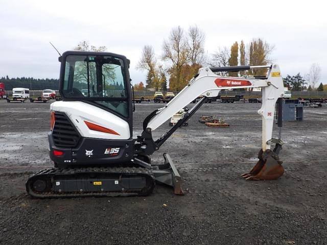 Image of Bobcat E35i equipment image 2