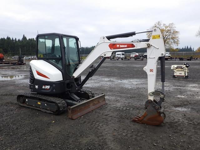 Image of Bobcat E35i equipment image 1