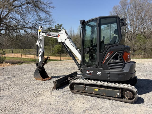 Image of Bobcat E35 R2 equipment image 3