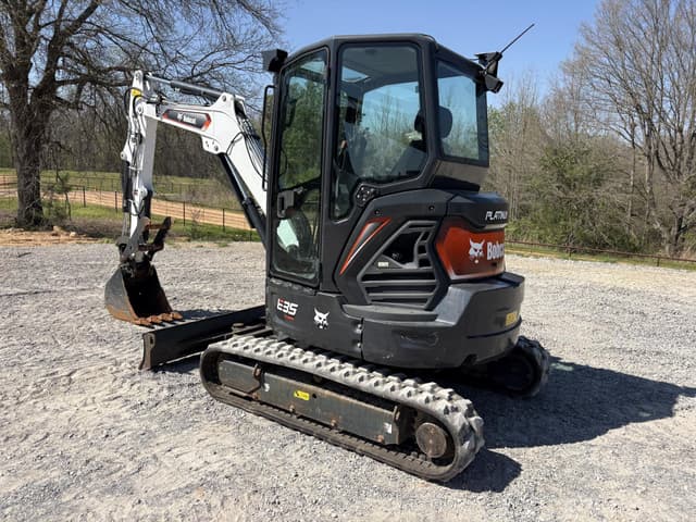 Image of Bobcat E35 R2 equipment image 4