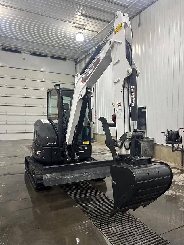 Image of Bobcat E35 equipment image 1