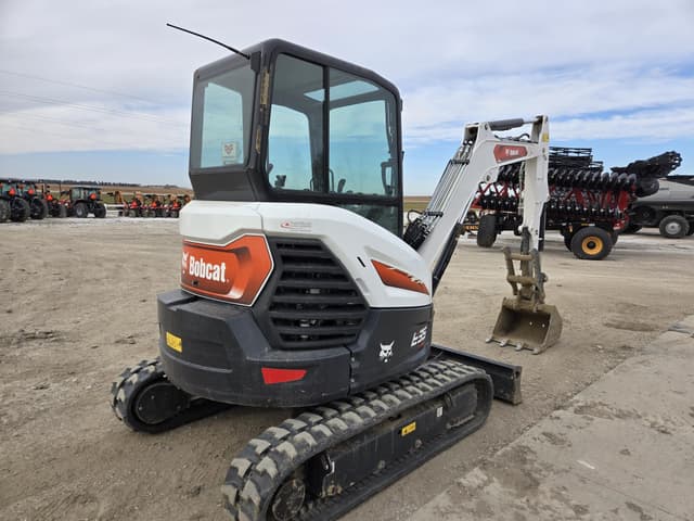 Image of Bobcat E35 equipment image 3