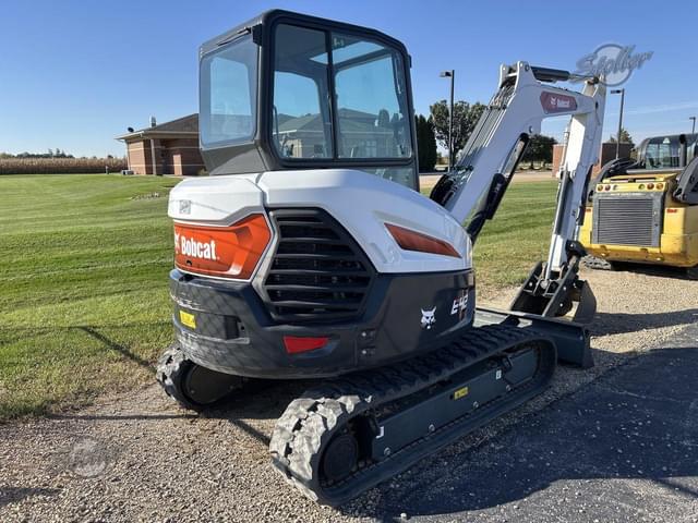 Image of Bobcat E42 equipment image 2