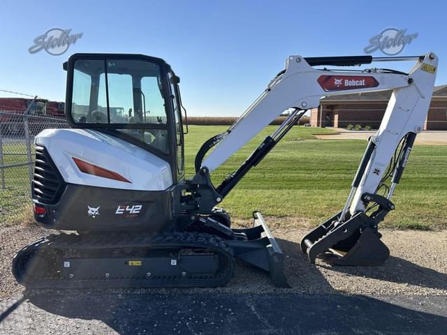 Image of Bobcat E42 equipment image 1